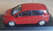 VOLKSWAGEN  GOLF 5 PLUS  2005  RED METALLIC  -  MINICHAMPS -SE by VW, масштабная модель, 1:43, 1/43