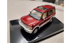 Mitsubishi Pajero LWB 1999 red metallic (AutoArt) 1/43