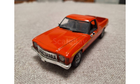 Holden HX Sandman 1976 mandarin red (Classic Carlectables) 1/43, масштабная модель, scale43