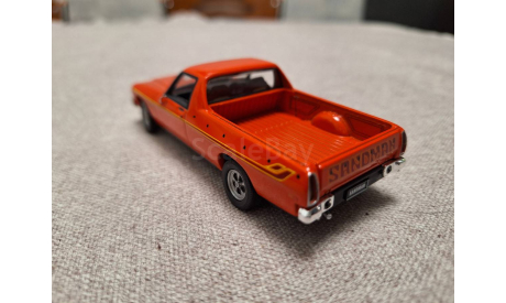 Holden HX Sandman 1976 mandarin red (Classic Carlectables) 1/43, масштабная модель, scale43
