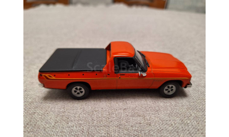 Holden HX Sandman 1976 mandarin red (Classic Carlectables) 1/43, масштабная модель, scale43