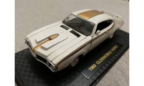 Oldsmobile Cutlass 442 Hurst 1969г. (Road Champs) 1/43, масштабная модель, 1:43