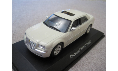 Chrysler 300C HEMI 2004-10 Cool Vanilla (Norev) 1/43, масштабная модель, 1:43