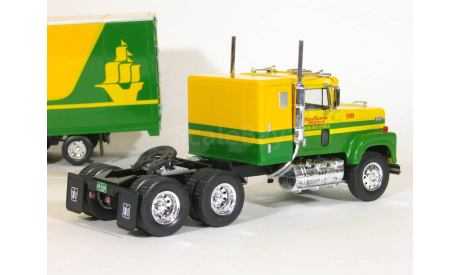 International Transtar 4370 6x4 + полуприцеп фургон джамбо, Mayflower, 1975 - Altaya American Truck - 1:43, масштабная модель, scale43