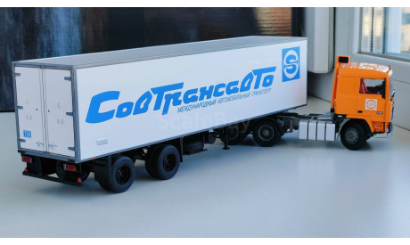 Volvo F12 6x2 с полуприцепом Lamberet рефрижератор, Совтрансавто, 1977 - SSM - 1:43, масштабная модель, scale43, Start Scale Models (SSM)