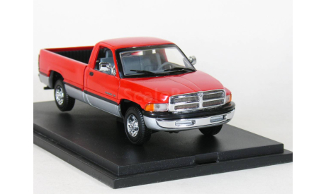 Dodge RAM 2500 V10 Magnum Pick Up, red-silver, 1995 - Universal Hobbies - 1:43, масштабная модель, scale43