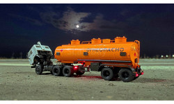 КамАЗ-54112 НА РАДИОУПРАВЛЕНИИ с п/п НЕФАЗ-96742 в масштабе 1/43