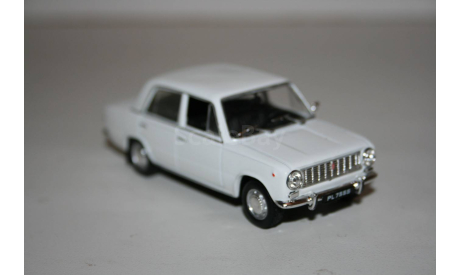 1/43 LADA-ВАЗ-2101 Белая Kultowe AUTA PRL-u, масштабная модель, IXO, scale43
