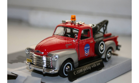 1/43 Chevrolet C-3100 Pickup with tow red -Эвакуатор-Cararama(Hongwell), масштабная модель, scale43