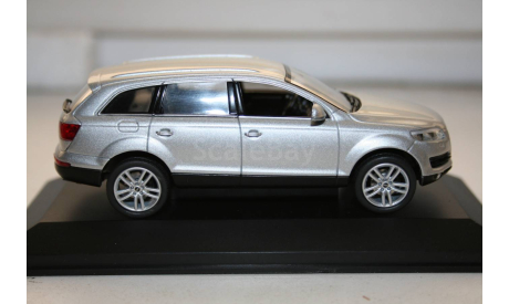 1/43 Audi Q7 4.2 2006-2009 silver Schuco, масштабная модель, scale43