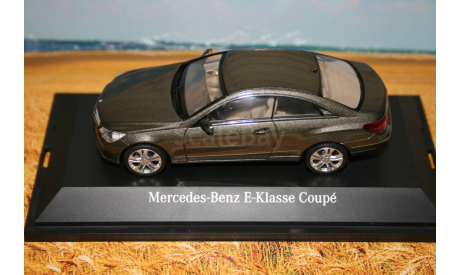 1/43 MERCEDES-BENZ E-Klasse Coupe (C207), grey / green metallic - SCHUCO, масштабная модель, scale43