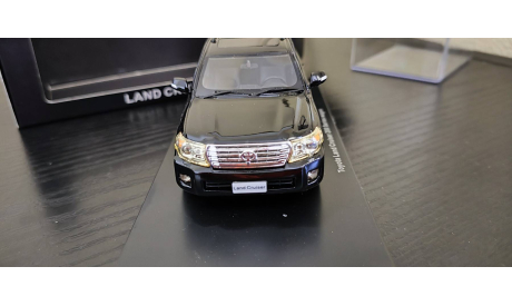 Toyota Land Cruiser 200 Dealer, масштабная модель, scale43