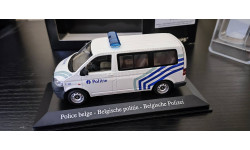 VW Volkswagen T5 T 5  Bus Police Minichamps