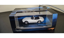 Toyota 2000 GT Bond Collection Minichamps