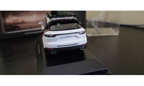 Porsche Cayenne World  Expedition 2018 Minichamps, масштабная модель, scale43