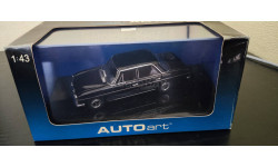 Mercedes /8 220D  Limousine 1968 W114/W115  Autoart
