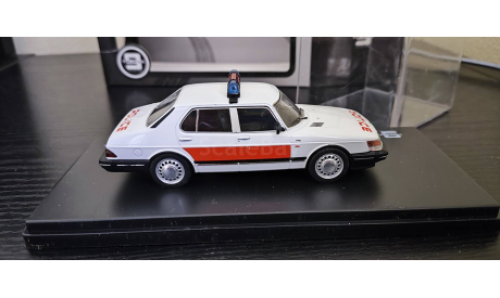 SAAB 900i 1987 Gemeente Politie Triple9 Дефект, масштабная модель, 1:43, 1/43