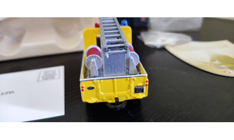 Land Rover Series West Sussex Fire Brigade Corgi, масштабная модель, 1:43, 1/43