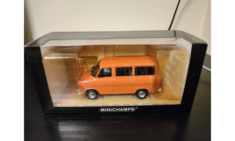 Ford Transit  1971 Bus Minichamps 400082410, масштабная модель, scale43