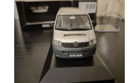 VW Volkswagen T5 T 5  Bus 2003  Minichamps  400052202, масштабная модель, scale43