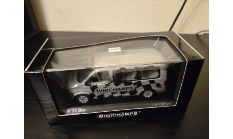 VW Volkswagen T5 T 5  Bus 2003  Minichamps  400052202, масштабная модель, scale43
