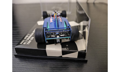 Red Bull Sauber Petronas C18 Alesi 1999 F1 Minichamps 430990011, масштабная модель, scale43