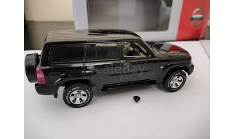 Nissan Patrol 2005 J-Collection левый руль. дефект, масштабная модель, scale43