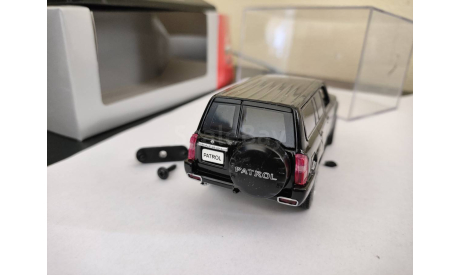 Nissan Patrol 2005 J-Collection левый руль. дефект, масштабная модель, scale43