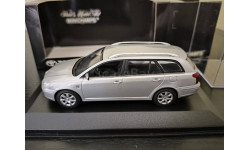 Toyota Avensis Break 2002 Minichamps