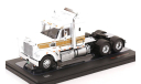 Модель Freightliner Coronado Truck сед. тягач 2012 белый/золото 1:43 IXO, масштабная модель, scale43, Mercedes-Benz