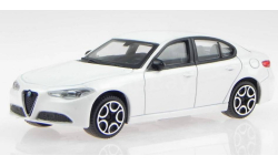 Модель ALFA ROMEO GIULIA (2016) white 1:43 BBURAGO