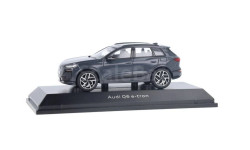 Модель Audi Q6 e-tron 2024 magnet grey 1:43 DEALER VERSION