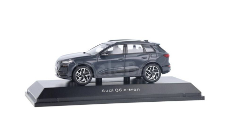 Модель Audi Q6 e-tron 2024 magnet grey 1:43 DEALER VERSION, масштабная модель, SPARK, scale43
