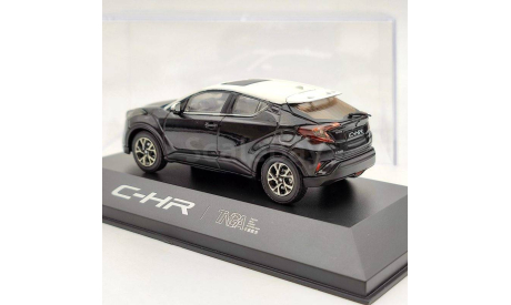 Модель TOYOTA C-HR SUV (2018) черный с белым 1:43 CHINA DEALER, масштабная модель, scale43