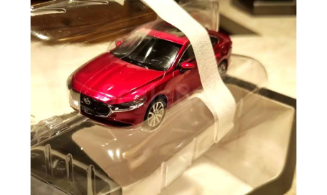 Модель MAZDA 3 Sedan (2021) red metallic 1:43 CHINA DEALER, масштабная модель, DEALER BOX, scale43