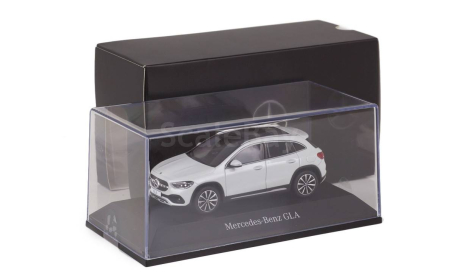 Модель Mercedes-Benz GLA (H247) 2020 SUV digital white 1/43 SPARK, масштабная модель, scale43