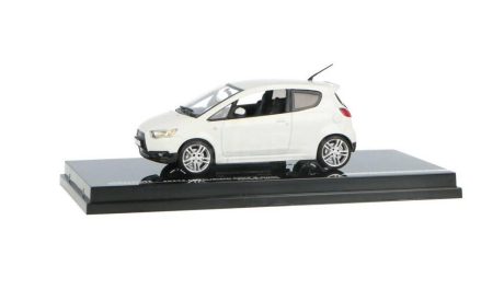 Модель Mitsubishi Colt (Z30), 3-door, white 1:43 VITESSE, масштабная модель, scale43
