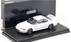 Модель Nissan Skyline GT-R (R32) 1989 г. white/белый 1:43 EBBRO