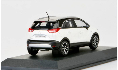 Модель Opel Crossland X 2018 белый с черным 1:43 i-SCALE, масштабная модель, scale43