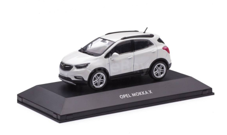 Модель Opel Mokka X (2015) restalling белый 1:43 DEALER BOX, масштабная модель, scale43