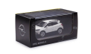 Модель Opel Mokka X (2015) restalling белый 1:43 DEALER BOX, масштабная модель, scale43