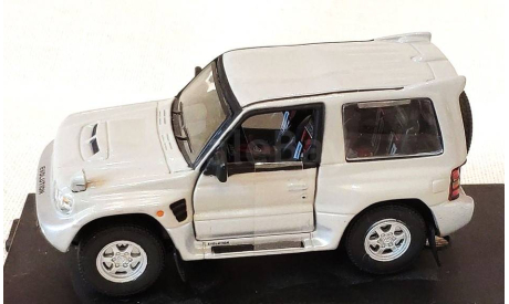 Модель MITSUBISHI PAJERO EVO 1/43 HONGWELL/CARARAMA, масштабная модель, scale43