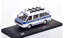 Модель RAF-2203 техничка ’Avtoexport Lada Rally Team’ с багажником и колесами на крыше (1982) 1:43 IXO, масштабная модель, 1/43