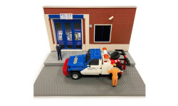 Модель Toyota Land Cruiser 40 (эвакуатор) + dioarama (FRANCE POLICE) 1:43 ALTAYA