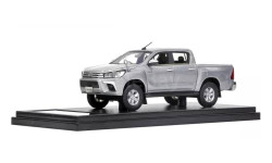 Модель Toyota Hilux Z (2017) Silver Metallic 1:43 HI-STORY