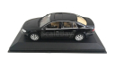 Модель Volkswagen Phaeton W12 (2002) black met./черный 1:43, масштабная модель, Minichamps, scale43