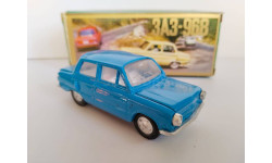 Запорожец ЗАЗ-968 А16 РФ модель в масштабе 1:43
