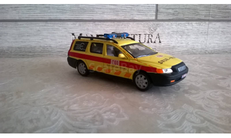 ambulance скорая помощь Volvo, масштабная модель, 1:43, 1/43