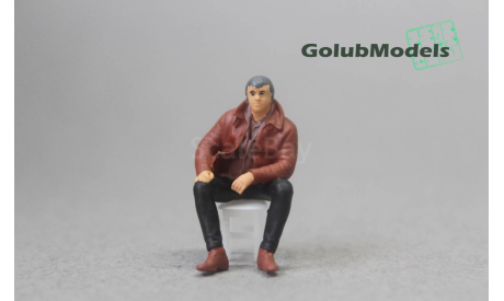 Фигурка мужик блатной сидит 1:43, фигурка, GolubModels, 1/43