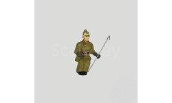 u84 - Старинный пожарный с багром - фигурка в масштабе 1/43